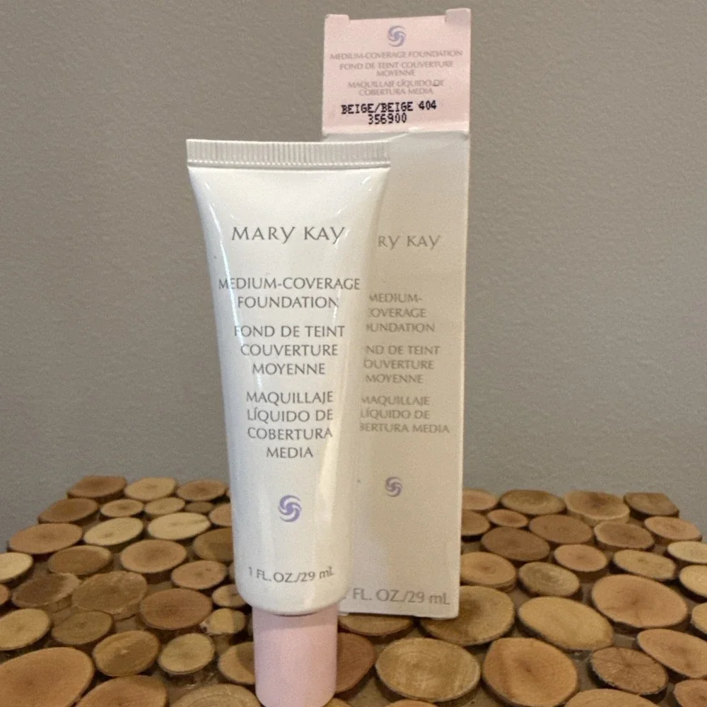 MARY‎ KAY Medium-Coverage Foundation Beige 404 Liquid 1 fl oz. 356900 Pink Cap